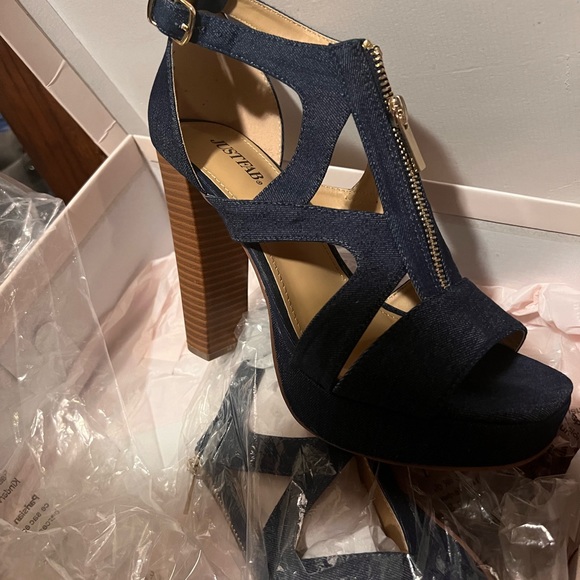 New denim heels - Picture 2 of 3